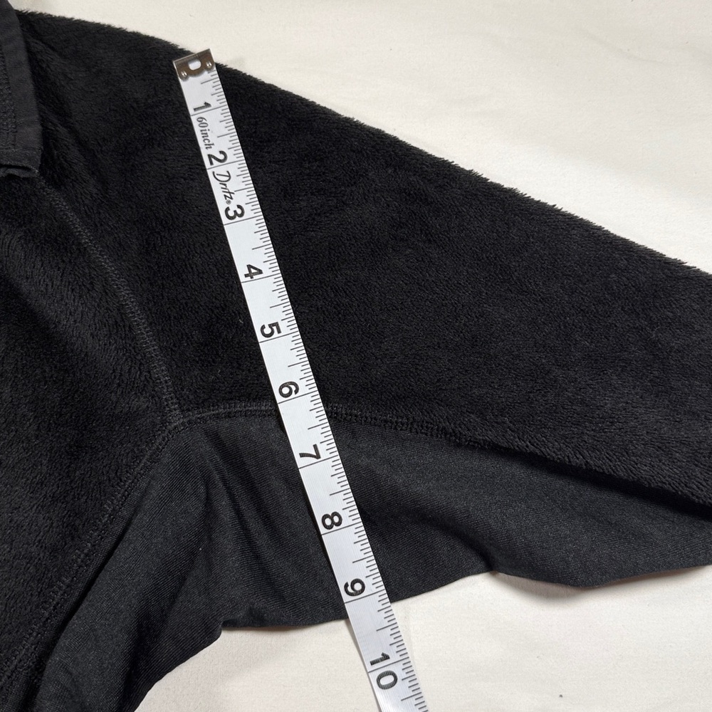 Patagonia Women's Black Fleece Teddy Jacket - Picture 7 of 8